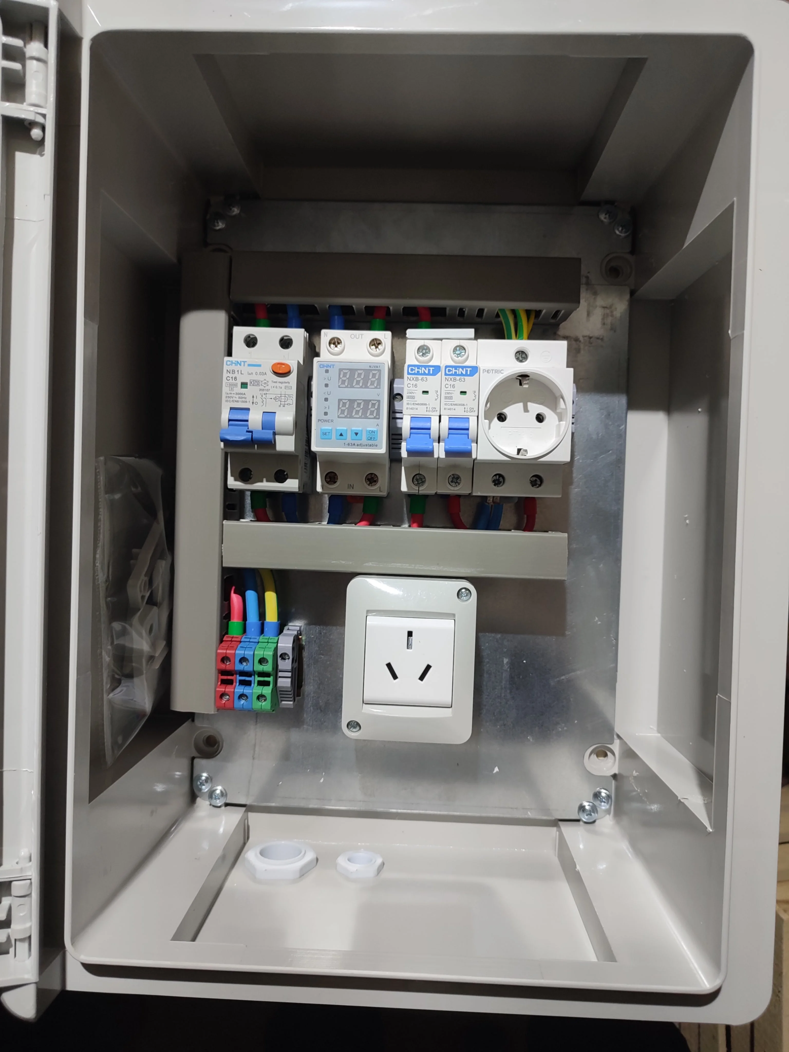 CHİNT markalı detallar + Çin Standartı Razetka